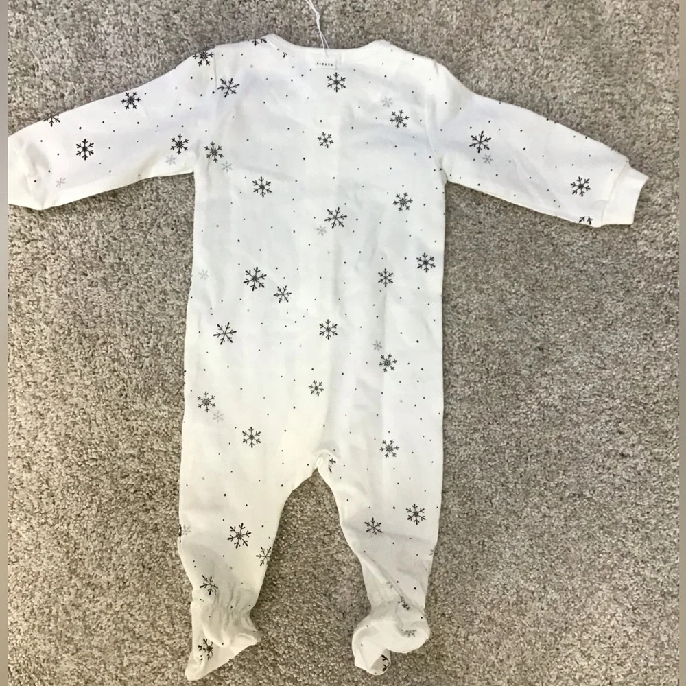 🆕FIRSTS by Petit Lem Snowflake Print footie Pajamas. Size 3m - Picture 3 of 5